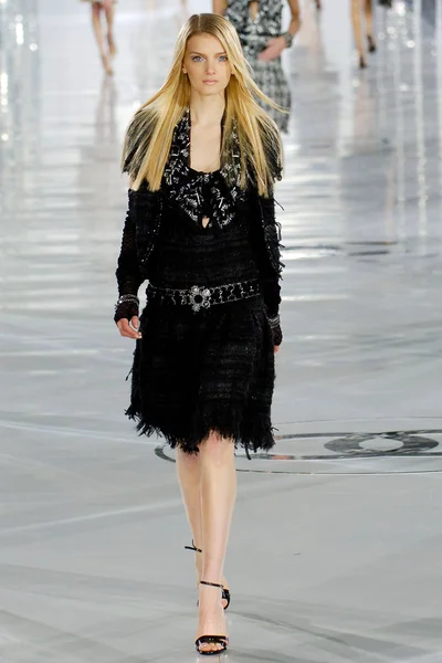 Look 48